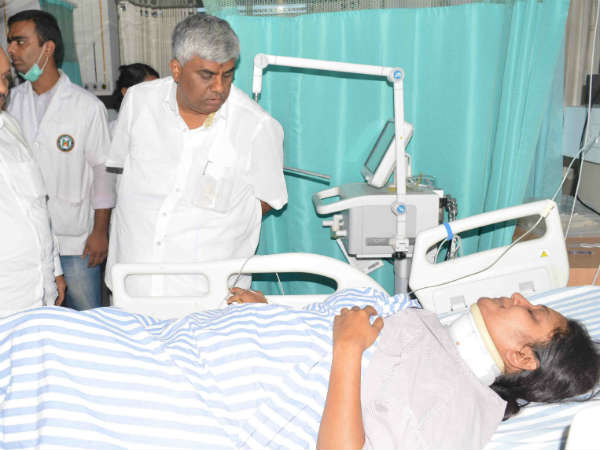 Senior officials responsible for daughter's suicide attempt : Mother of Vijaya