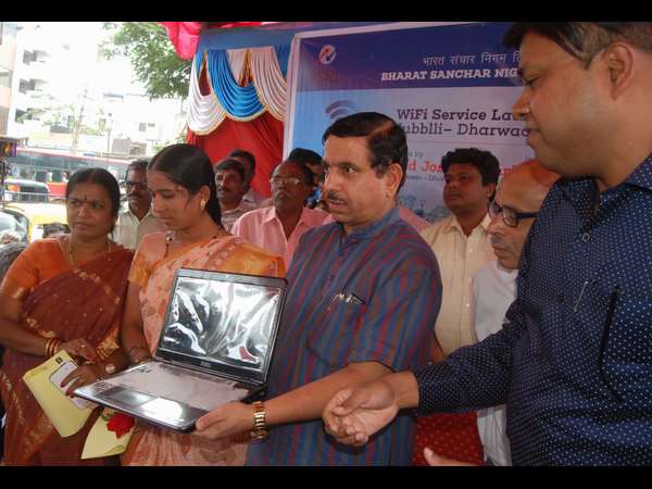 Free wi fi service starts in Hubballi old bus stand