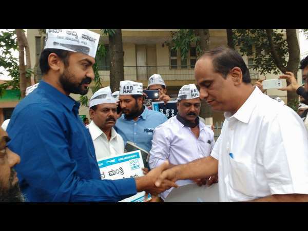 ಕರ್ನಾಟಕದ ಜನತೆ ಮುಂದೆ ಎರಡು ಆಯ್ಕೆಯಿದೆ