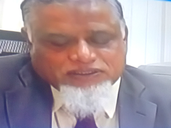 ಮಗನ ಜೊತೆ ಮಾತನಾಡಲು ಪೇದೆ ಫೋನ್ ಬಳಕೆ