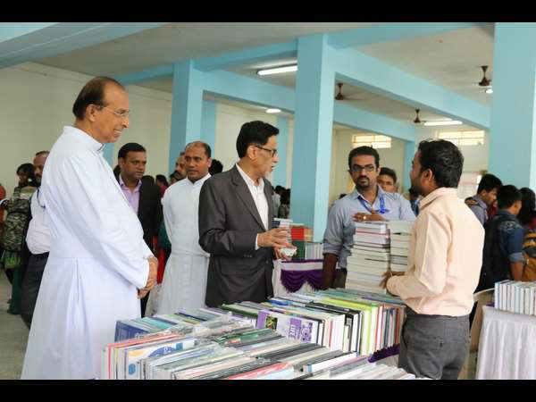 46 ಸಾವಿರ ಪುಸ್ತಕಗಳು