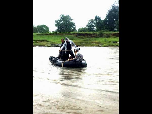 ನದಿಯಲ್ಲಿ ಕಾರ್ಯಾಚರಣೆ