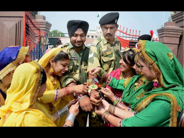 ಸೈನಿಕರಿಗೆ ರಾಖಿ
