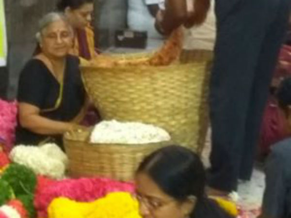 ಮುಂಜಾನೆ 5.30 ಕ್ಕೆ ಆಗಮನ ಮುಂಜಾನೆ 5.30 ಕ್ಕೆ ಆಗಮನ