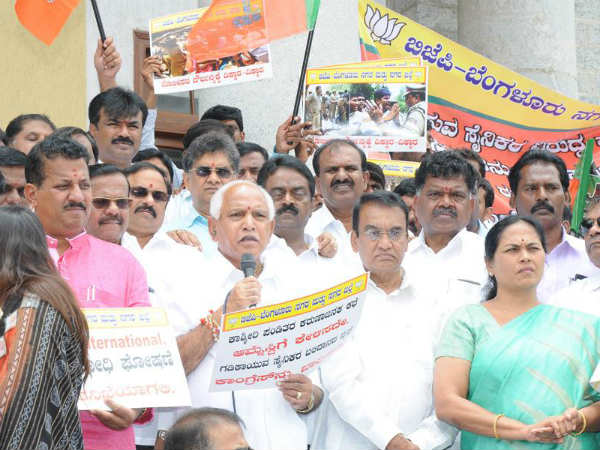 20 ದೇಶಗಳಲ್ಲಿ ನಿಷೇಧಿಸಿದ್ದಾರೆ