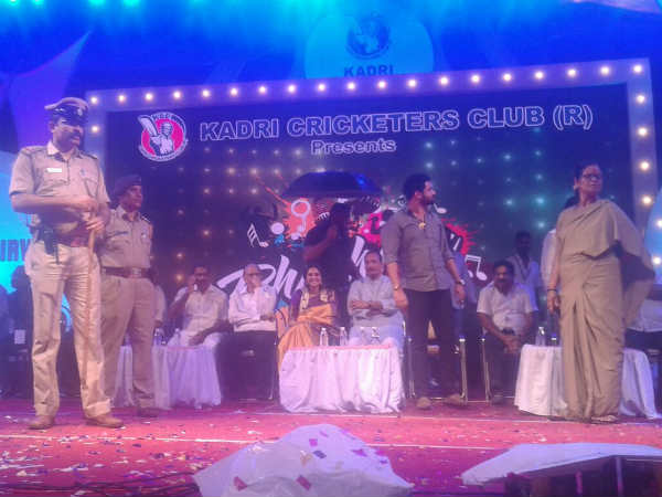 ಕಾರ್ಯಕ್ರಮ ಮೊಟಕು