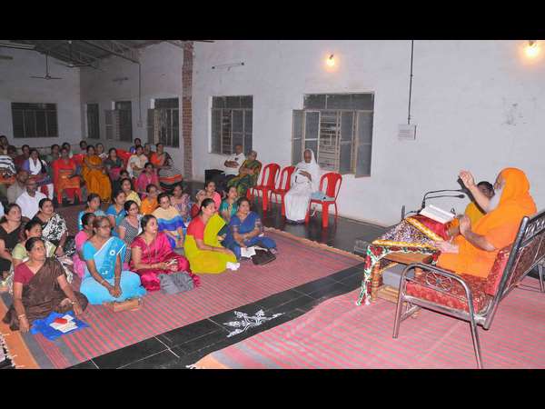 Narendra modi was a monk for 2 years in Hrishikesh
