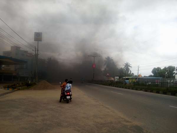 ಟೈರ್ ಗೆ ಬೆಂಕಿ