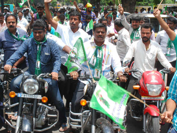 ಜನತಾದಳ ಕಾರ್ಯಕರ್ತರಿಂದ ಬೈಕ್ ರ‍್ಯಾಲಿ