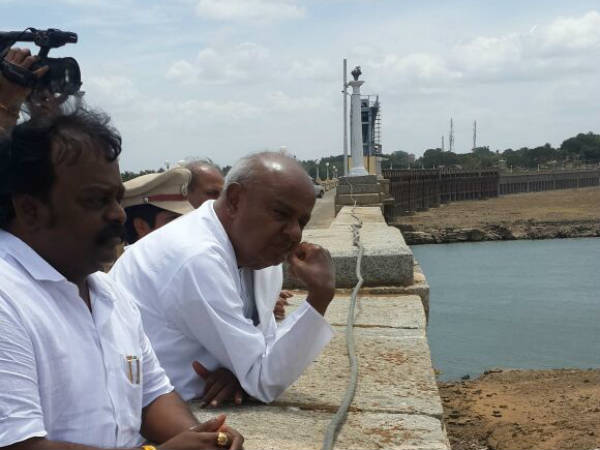 ಅಣೆಕಟ್ಟಿನಲ್ಲಿ ನೀರು ಇಲ್ಲದಿದ್ದರೆ ಎಲ್ಲಿಂದ ನೀರು ಬಿಡುವುದು 