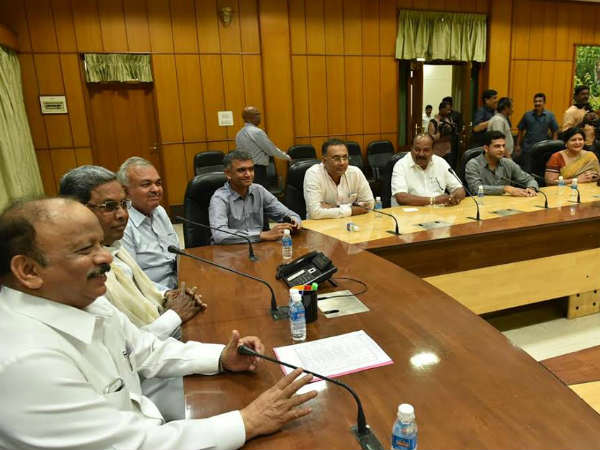 ಸಿದ್ದರಾಮಯ್ಯ ನೇತೃತ್ವದಲ್ಲಿ ಸಭೆ