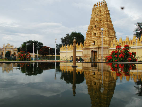 ನಲವತ್ತೊಂದು ಲಕ್ಷ ಖರ್ಚು ನಲವತ್ತೊಂದು ಲಕ್ಷ ಖರ್ಚು