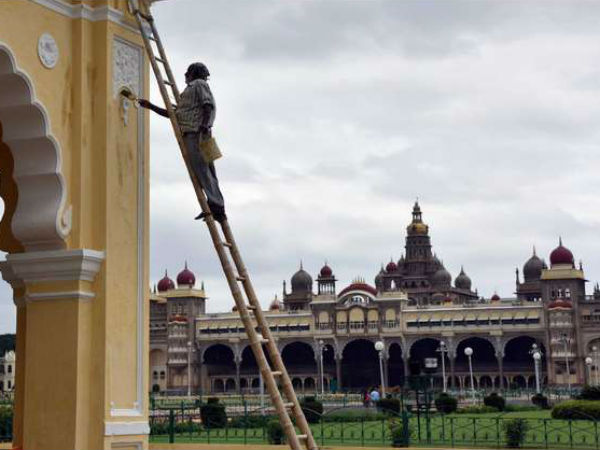 ಪ್ರವಾಸಿಗರ ಸಂಖ್ಯೆ ಕಡಿಮೆ...!