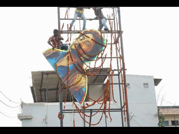 Voilence continue in Mandya after Supreme direction