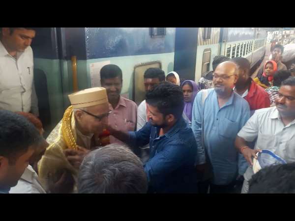 Mysuru dasara: Chennaveera Kanavi welcome by Pratapa simha