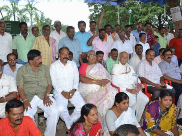 Rail rokho protest dull in Mandya