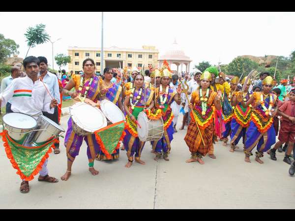 'Chuncha sri' awarded to Hamsalekha, Siddalingaiah and others 'Chuncha sri' awarded to Hamsalekha, Siddalingaiah and others