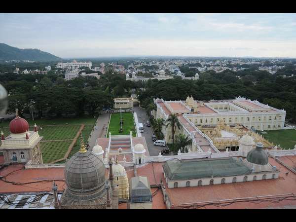 ವಿಶಾಲ ಸಭಾಮಂದಿರ