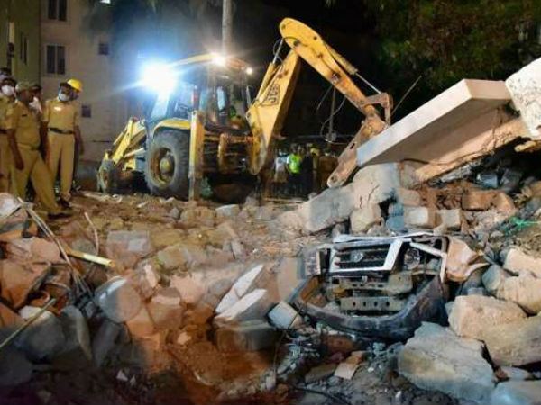 ಕಟ್ಟಡ ಕುಸಿತ: ಅಧಿಕಾರಿಗಳನ್ನು ವಜಾ ಮಾಡಿದ ಮೇಯರ್