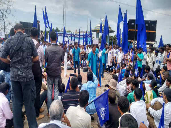 ಸಂಘ ಪರಿವಾರದ ವಿರುದ್ದ ಹೋರಾಟ