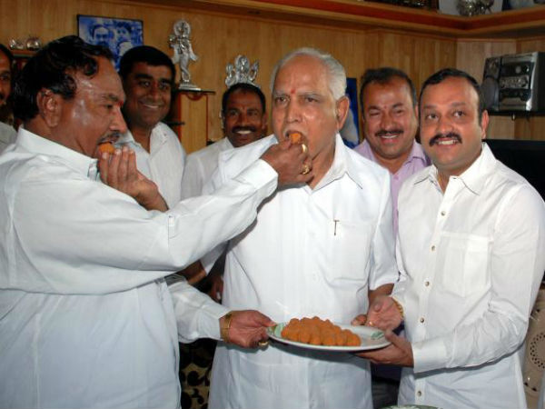 ಸ್ವಾಗತಿಸಿದರಲ್ಲಿ ನಾನು ಮೊದಲಿಗ