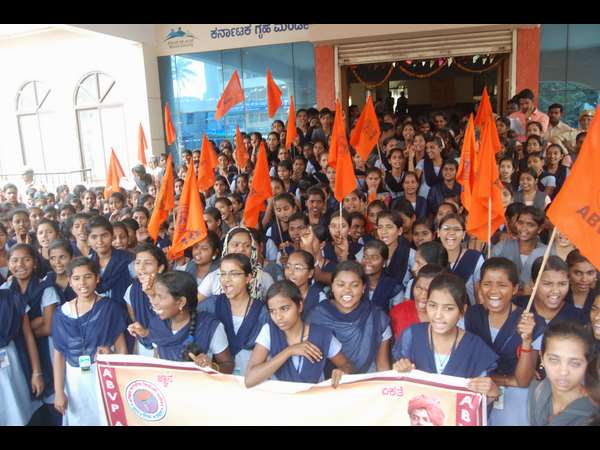 ABVP protest against shivamogga girl rape