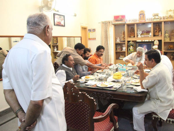Yediyurapaa-Eshwarappa compromise after breakfast meeting?