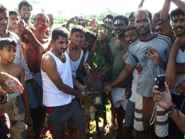 Deepavali celebrate by Splashing dung in Chamarajanagar
