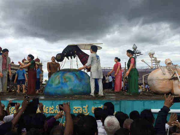 ಮಳೆ ಸಿಂಚನದ ನಡುವೆ ಸಂಚಲನ ಮೂಡಿಸಿದ ವಿಶ್ವವಿಖ್ಯಾತ ಜಂಬೂ ಸವಾರಿ