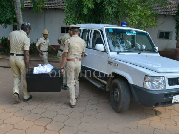 Uniform of Soldier Eknath Shetty to arrive at home town