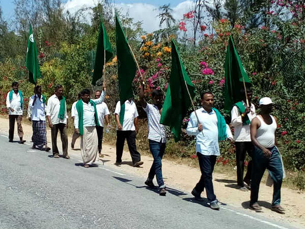 Cauvery issue : Padayatra by Mandya farmers from KRS to Sriranpatna