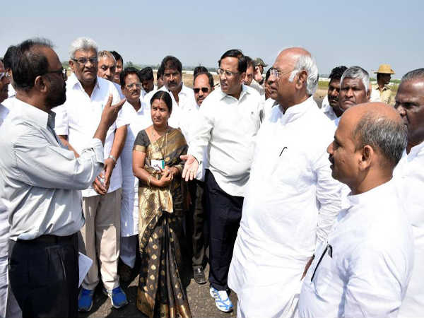 ವಿಮಾನ ನಿಲ್ದಾಣದ ಮೊದಲನೇ ಪ್ಯಾಕೇಜ್