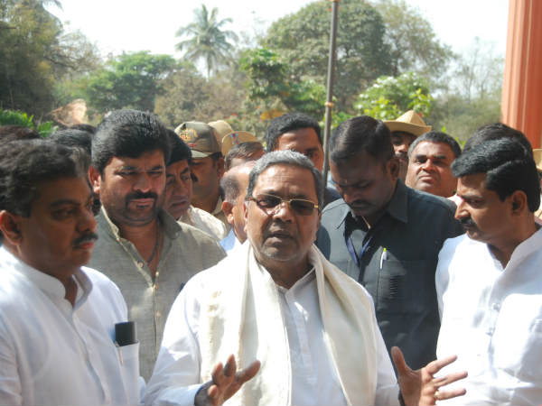 ಬರ ಪರಿಸ್ಥಿತಿ ಹಗುರ ಪರಿಗಣಿಸಿದರೆ ಕ್ರಮ: ಸಿದ್ದು ಎಚ್ಚರಿಕೆ