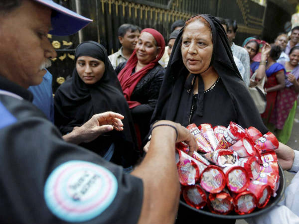 ಬಿಸಿ ತಂದ ನೋಟು ಹಾಗೂ ಐಸ್ ಕ್ರೀಮು