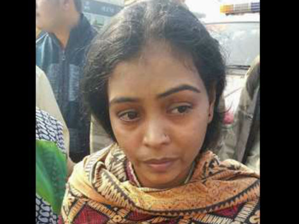 ತಂದೆ ಕಳೆದುಕೊಂಡ ದುಃಖದಲ್ಲಿ ಮದುವೆ ಹೆಣ್ಣು ತಂದೆ ಕಳೆದುಕೊಂಡ ದುಃಖದಲ್ಲಿ ಮದುವೆ ಹೆಣ್ಣು