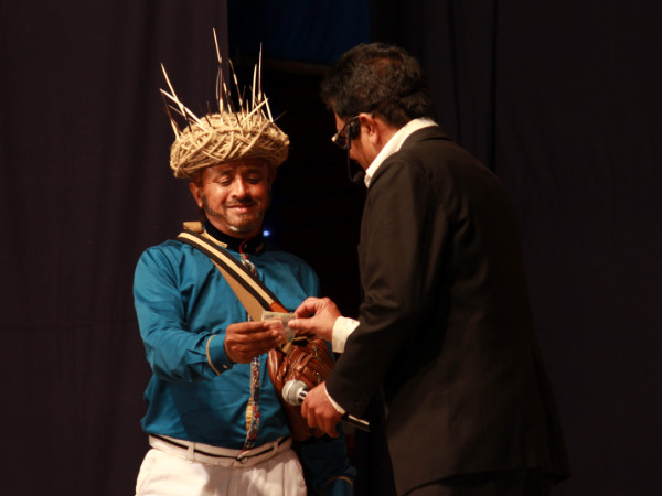 Meet A Unique Veshadhari at Dharmasthala Laksha Deepotsava 2016