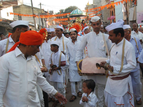 More weavers should come to politics : Umashree