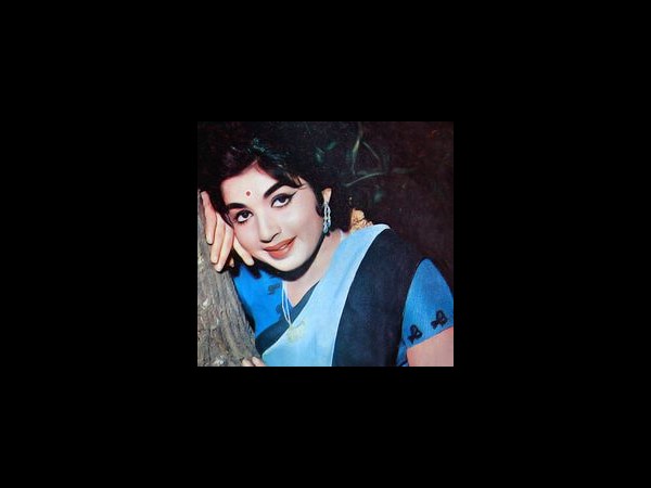 ಯುವ ವಿಧವೆ ಪಾತ್ರ