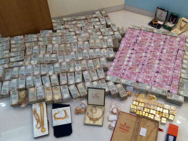 ಹುಬ್ಬಳ್ಳಿಯಲ್ಲೂ ಭರ್ಜರಿ ದಾಳಿ