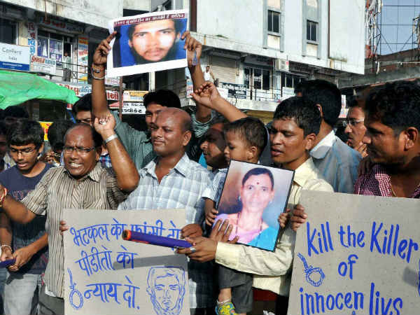  ಪಾಕಿಸ್ತಾನಕ್ಕೆ ತೆರಳುವಾಗ ಸಿಕ್ಕಿಬಿದ್ದ