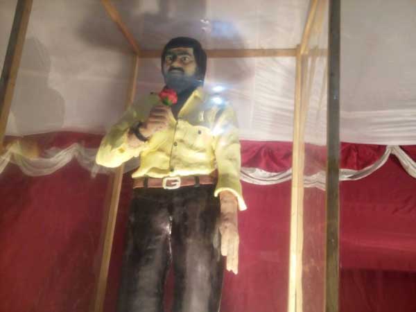 ಅಲ್ಲಿ ನಿಂತವ್ರೆ ನೋಡ್ರಪ್ಪ ನಮ್ಮ ಶಂಕರ್ ನಾಗು