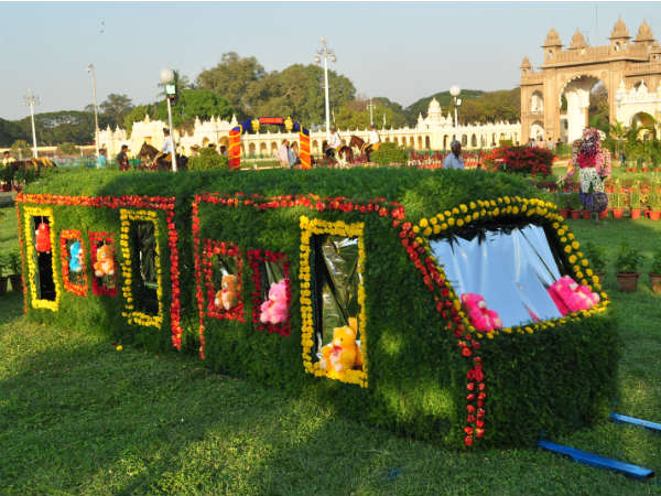 ಎರಡು ಸಾವಿರದ ಹೊಸ ನೋಟುಗಳು ಎರಡು ಸಾವಿರದ ಹೊಸ ನೋಟುಗಳು