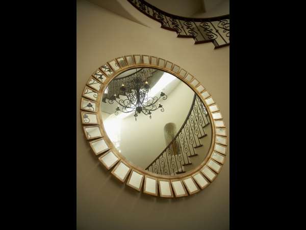 ಕನ್ನಡಿ ನೇತು ಹಾಕಿ ಕನ್ನಡಿ ನೇತು ಹಾಕಿ