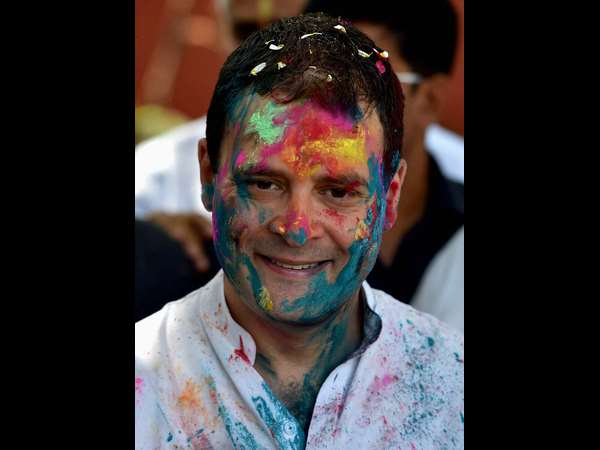 ಹೋಳಿ ಸಂಭ್ರಮದಲ್ಲಿ ರಾಹುಲ್ ಹೋಳಿ ಸಂಭ್ರಮದಲ್ಲಿ ರಾಹುಲ್