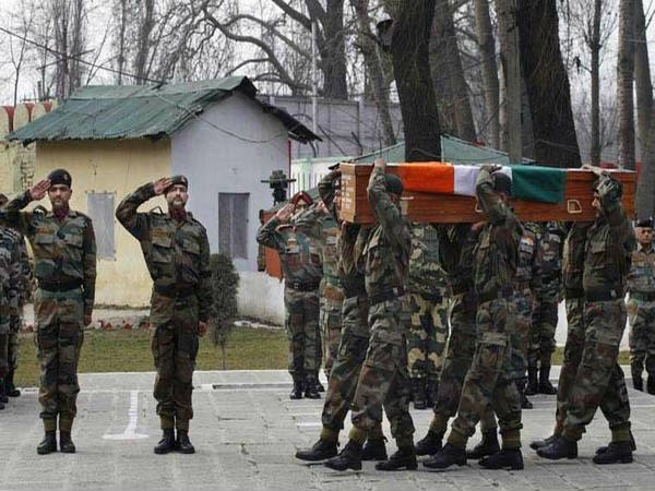 Major askhay girish kurmar funeral in hebbal crematoria