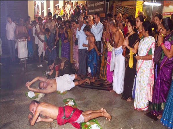 Madesnana abolished and Edesnana held in Krishna Math