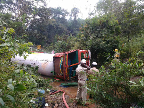 gas tanker topple Puttur near uppinangdy 