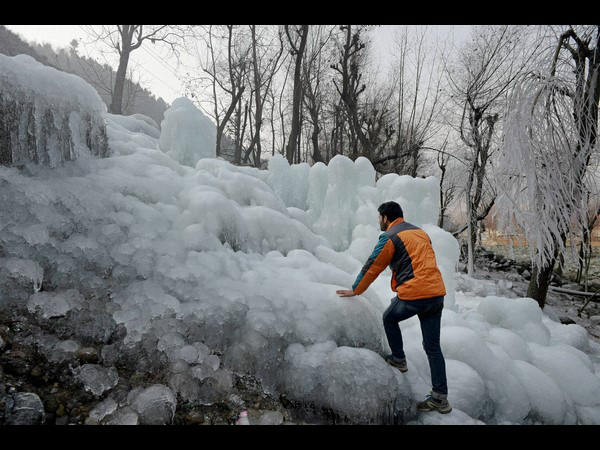 ಮಂಜುಗಡ್ಡೆಯೋ ಮಂಜುಗಡ್ಡೆ 
