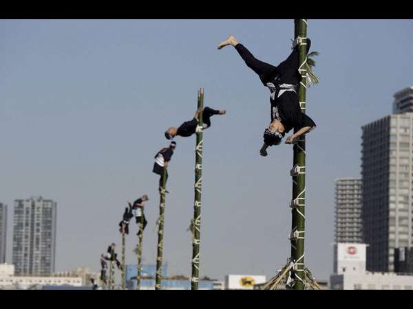 ಮಲ್ಲಕಂಬದ ಥರದ ಅಗ್ನಿಶಾಮಕ ದಳದವರ ಸಾಹಸ