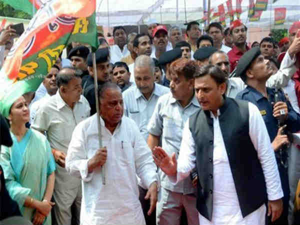 ಮುಲಾಯಂ, ಅಖಿಲೇಶ್ ಮುಲಾಯಂ, ಅಖಿಲೇಶ್